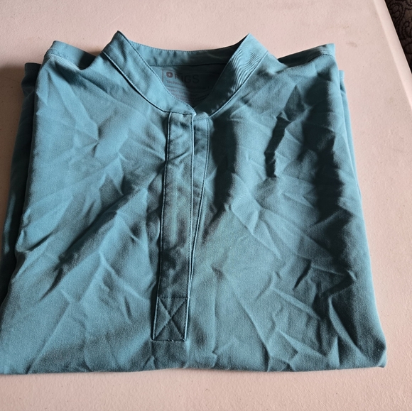 Figs Rafaela Oversized Scrub Top Size Medium Cactus Color - Picture 1 of 5